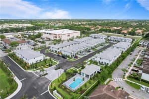 124 Sw 184th Way, Pembroke Pines