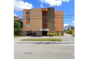 295 Nw 72nd Ave 412, Miami