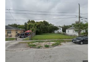 5620 Nw 5th Ct, Miami