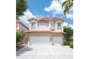 10873 Nw 71st St, Doral
