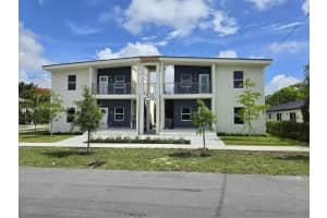 511 Sw 1 Avenue 1a, Hallandale Beach