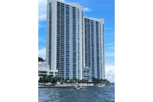 335 S Biscayne Blvd 3400, Miami