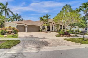 2474 Provence Cir 2474, Weston