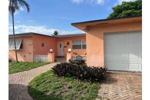 7110 Sw 11th St, Pembroke Pines