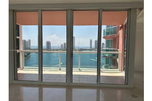 3370 Hidden Bay Dr 2006, Aventura