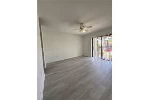 2354 W 62nd St 13, Hialeah