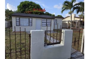 257 E 38th St, Hialeah
