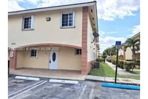 6753 Nw 182nd St 104, Hialeah