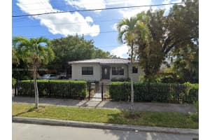 160 Nw 39th St, Miami