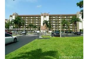 3100 W Rolling Hills Cir 101, Davie
