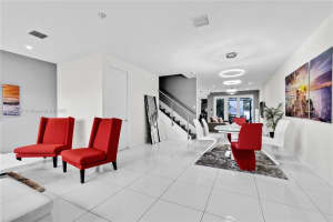 10334 Nw 66th St, Doral