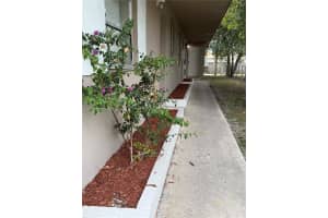 2215 Ne 172nd St 1, North Miami Beach