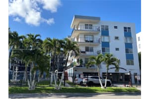 1635 W 44th Pl 509, Hialeah