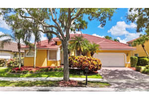 2694 Oakbrook Dr, Weston