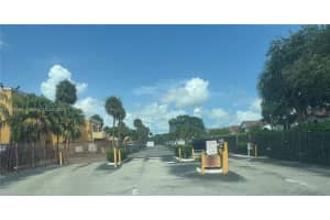 17901 Nw 68 T208, Hialeah