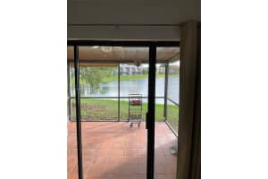 510 W Park Dr 104, Miami