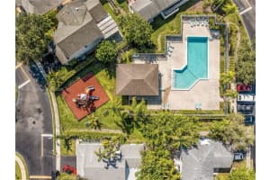 20709 Nw 1st St, Pembroke Pines