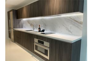 851 Ne 1st Ave 503, Miami