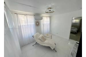 950 Ne 127th St 1, North Miami