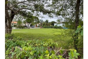 2114 Sw 22 Avenue, Miami