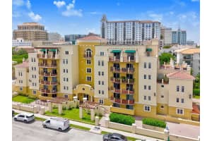 322 Madeira Ave. 402, Coral Gables