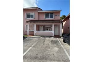 8013 Lake Dr 205, Doral