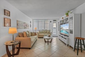 1913 S Ocean Dr 316, Hallandale Beach
