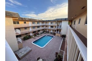 7910 Taft St 304, Pembroke Pines