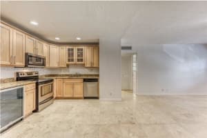530 Ne 15th Ct 6, Fort Lauderdale