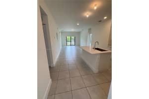 8001 Nw 41st St F-201, Doral
