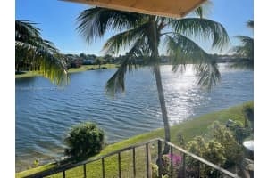 6862 Nw 173rd Dr 411, Hialeah