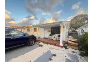 526 E 54th St ., Hialeah