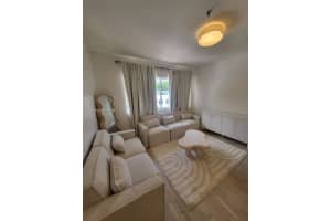 810 7th St 206, Miami Beach