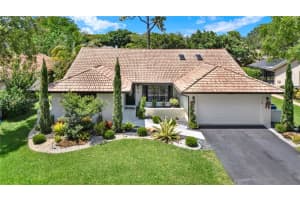 8525 Nw 49th Dr, Coral Springs