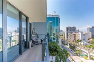 88 Sw 7th St 1008, Miami