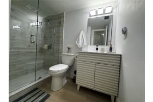 19 Abbey Ln 108, Delray Beach