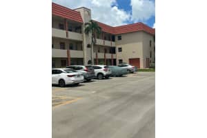 2800 W Sunrise Lakes Dr 104, Sunrise