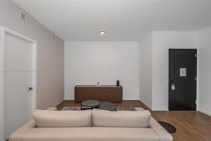 398 Ne 5th St 3717, Miami