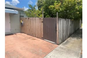 7750 Nw 5th St 2, Pembroke Pines