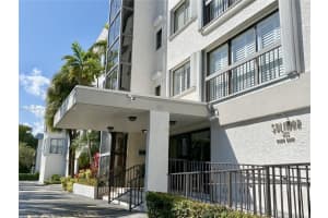 255 Galen Dr 3d, Key Biscayne