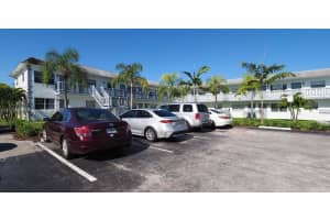 1045 Ne 39th Dr 12, Oakland Park