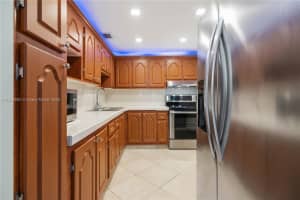 16740 Ne 9th Ave 604, North Miami Beach