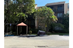 3800 N Hills Dr 312, Hollywood