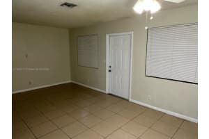 214 Se 8th St 5, Hallandale Beach