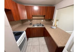 10090 Nw 80th Ct 1117, Hialeah Gardens