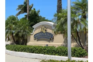 19 W Harbour Isle Dr W 201, Fort Pierce