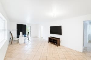 1250 Lincoln Rd 203, Miami Beach