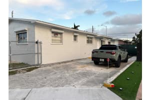 994 Se 2nd Pl 994, Hialeah