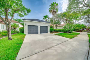 1212 Camellia Ln 1212, Weston