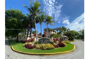 8290 Lake Dr 122, Doral